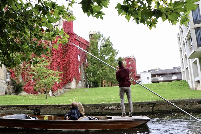 Private Chauffeur Punt Tour - Under the Bridge of Sighs with St John’s College