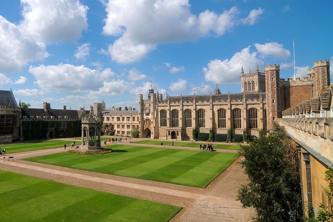 Private Chauffeured Range Rover to Cambridge from London - Arriving in Cambridge at King’s Parade