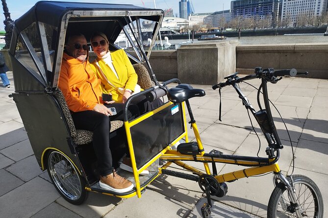 Private Christmas Lights Tour London - Why a rickshaw works for London’s Christmas lights