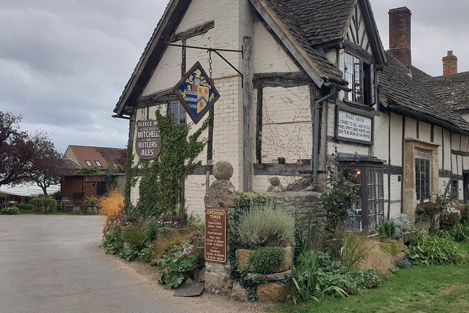 Private Cotswolds and Stratford upon Avon - From London streets to the Cotswold stone villages