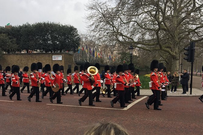 Private Custom Walking Tour: Half Day Sightseeing Tour of London - The Guard Change, Downing Street, and Buckingham Palace