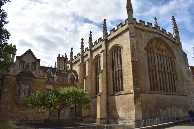 Private Day In Cambridge Tour From London by Train - Pembroke College and a coffee at Fitzbillies