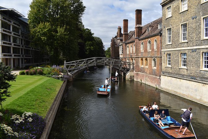 Private Day In Cambridge Tour From London by Train - Lunch, science, and stories at the Eagle pub
