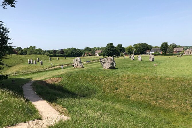 Private Day Tour from Bath to Avebury and Stonehenge with Pickup - Avebury: walk among three great circles