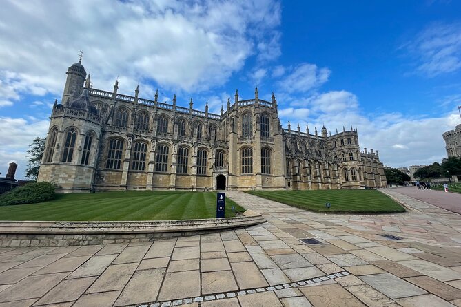 Private Day Tour to Bath and Windsor Castle - The Roman Baths and Sulis Minerva