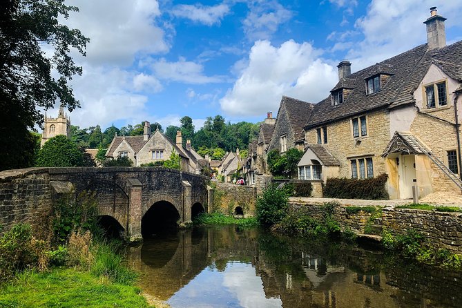 Private Day Tour to Bath, Avebury & The Cotswolds - Avebury and the freedom to touch ancient stones