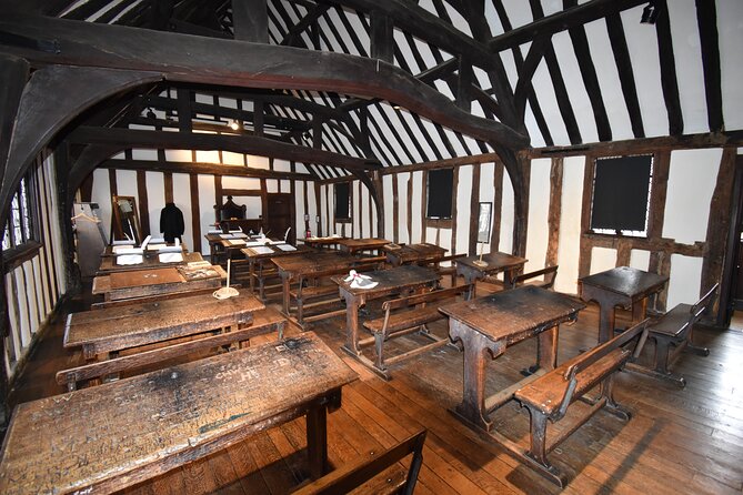 Private Day Tour to Stratford-Upon-Avon - All things Shakespeare - Holy Trinity Church and Shakespeare’s grave