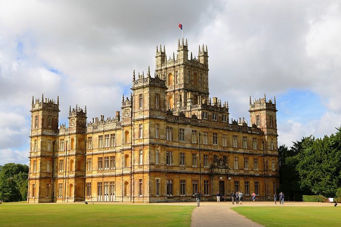 Private Downton Abbey Tour, including Bampton, Cogges Farm, and Highclere - Key things to know before you book