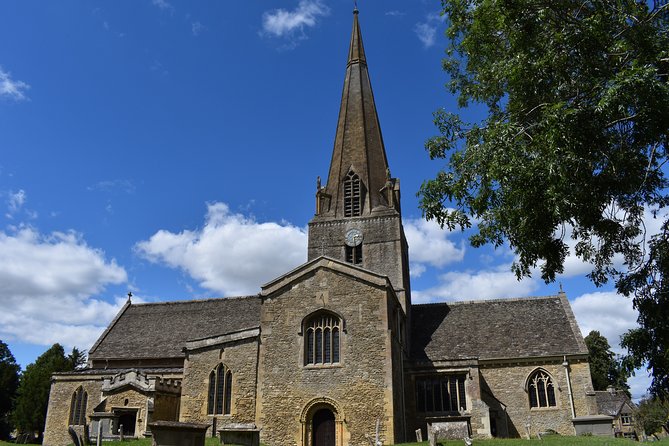 Private Downton Abbey Tour, including Bampton, Cogges Farm, and Highclere - The black cab, pickup, and pace of the day