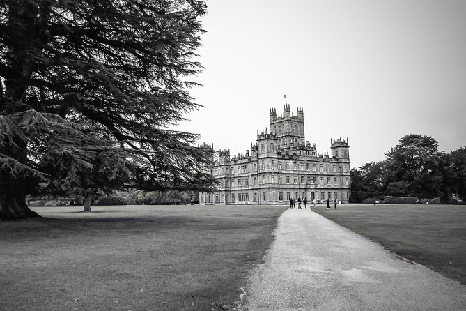 Private Downton Abbey Tour, including Bampton, Cogges Farm, and Highclere - Cogges Manor Farm and the Yew Tree story