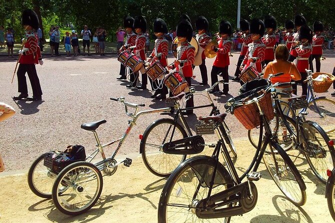 Private Family Bike Tour of London, fun for all ages! - The Thames, London Eye, and Westminster Bridge