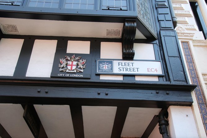 Private Group: Historical Pub Walking Tour of London - The guides make or break the afternoon