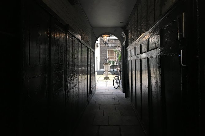 Private Guided and Chauffeured Tour of London - Greenwich and the south bank