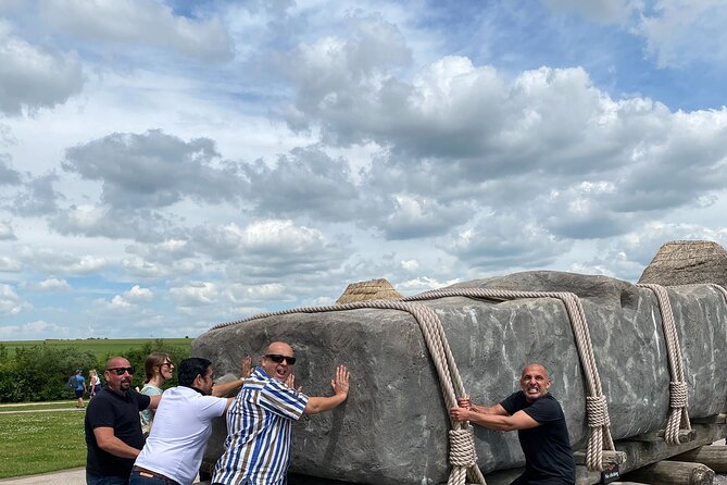 Private Guided Tour of Ancient and Magical Stonehenge - Lunch at The Wheatsheaf Inn in Lower Woodford