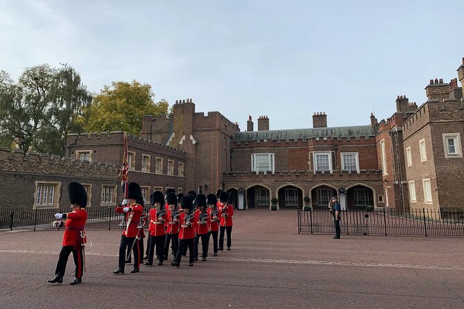 Private Guided Tour of London Landmarks - English or Italian - Key points before you book