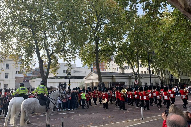 Private Guided Tour of London Landmarks - English or Italian - Westminster Abbey from the outside
