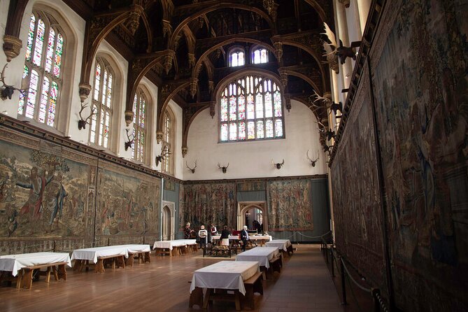 Private Half-Day Tour of Hampton Court - Mark’s Personal Style Is the Main Attraction