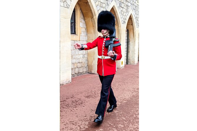 Private Half-Day Tour of Windsor Castle - St George’s Hall and the coats of arms