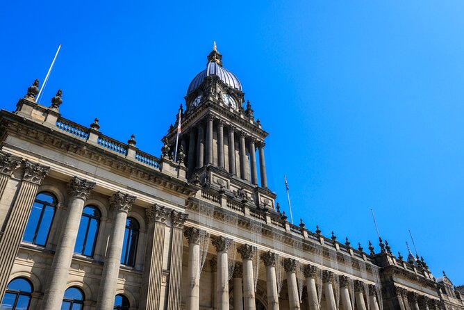 Private Leeds Exploration Through Time and Art - Key points at a glance