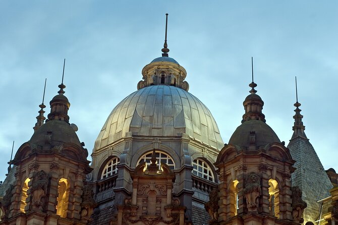 Private Leeds Exploration Through Time and Art - A short look inside Leeds Art Gallery
