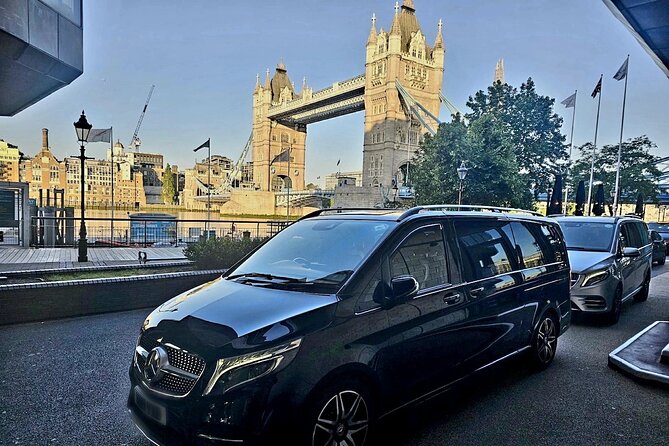 Private limo transfers Gatwick Airport to/from any London hotel - What the $260.52 group price really buys