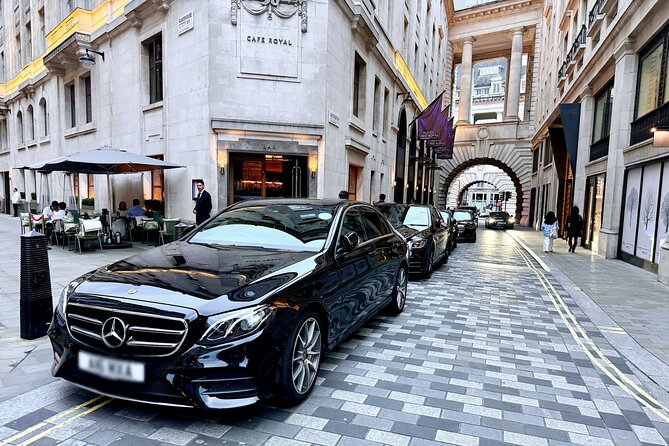 Private limo transfers Gatwick Airport to/from any London hotel - Vehicle comfort and practical extras