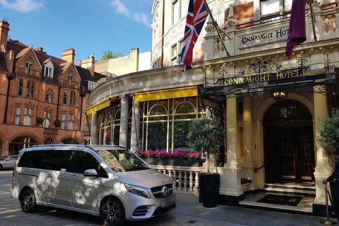 Private limo transfers Gatwick Airport to/from any London hotel - The ride from Gatwick to your London hotel