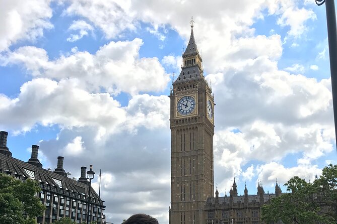 Private London Highlights Tour with Experienced Guide in Taxi - Downing Street and the London Eye