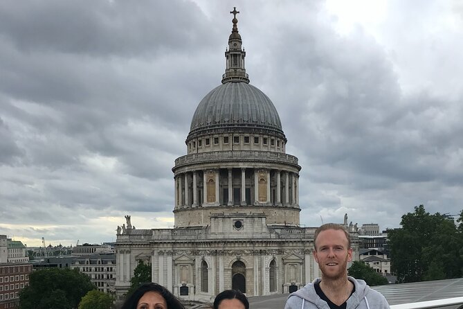 Private London Highlights Tour with Experienced Guide in Taxi - Shakespeare’s Globe and the Thames