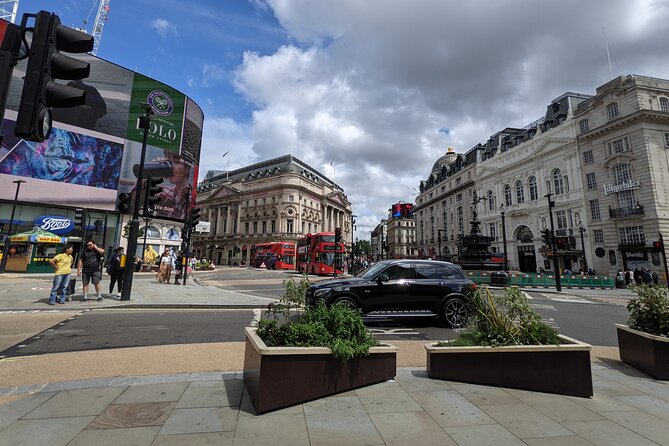 Private London Tour by Night including Pick up from Hotel - The Tower of London in fifteen minutes, not two hours