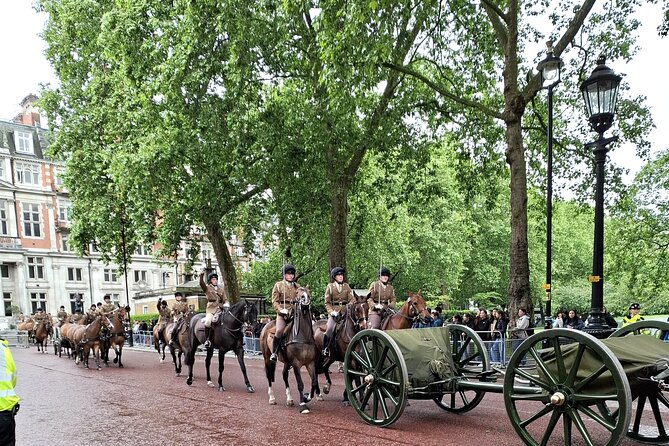 Private London Tours Westminster Abbey and/or War Room Entry - Timing, meeting point, and physical demands