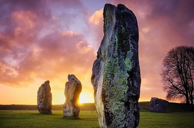 Private Luxury Sunrise Stonecircle Fully Guided Tour - Stonehenge with two hours to explore