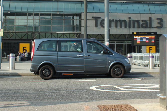 Private One Way or Round Trip Transfe Heathrow Airport to Kensington SW London - A calm arrival at Heathrow Airport