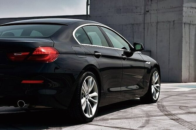 Private Oneway Airport Transfer London to London Heathrow Airport - Pickup details deserve your full attention