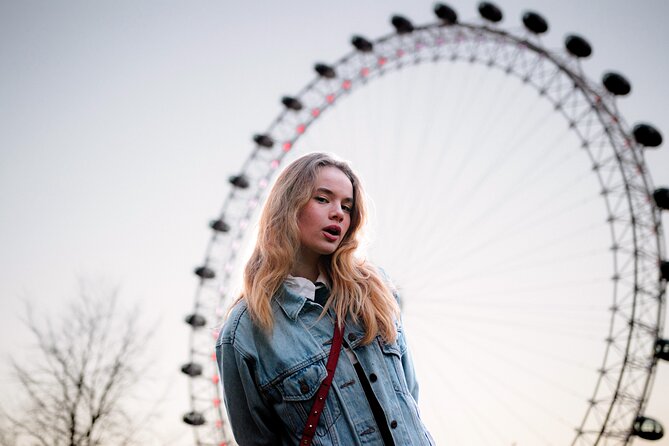 Private Photoshoot Outside The London Eye - A private format that works for solo visitors and families