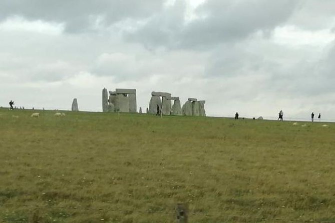 Private Round Transportation: London to London with Stopover at Stonehenge - Why a private ride can make Stonehenge easier