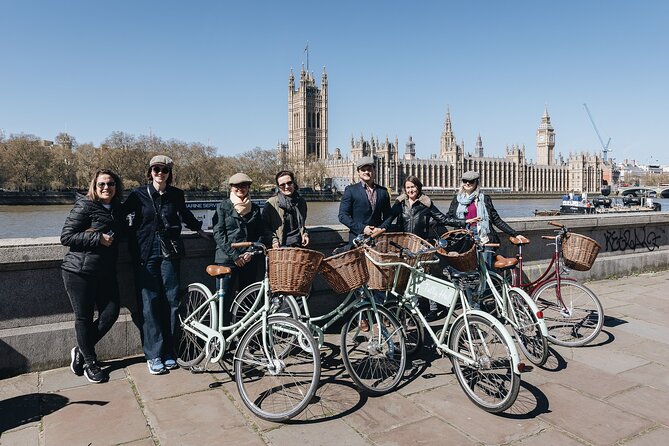 Private Royal London Bike Tour with pub & street art - Admiralty Arch, Trafalgar Square, and Covent Garden
