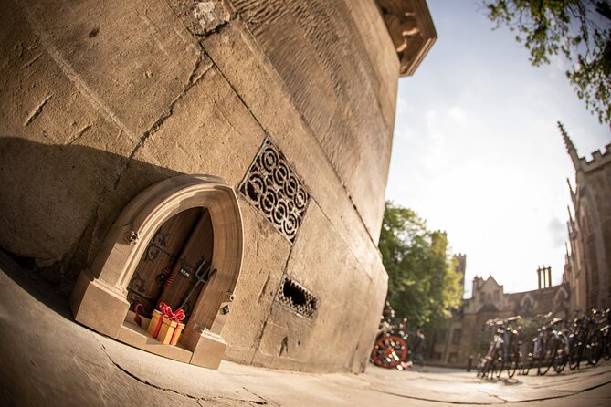Private Self-Guided Dinky Door Hunt in Cambridge - Starting on Trinity Street