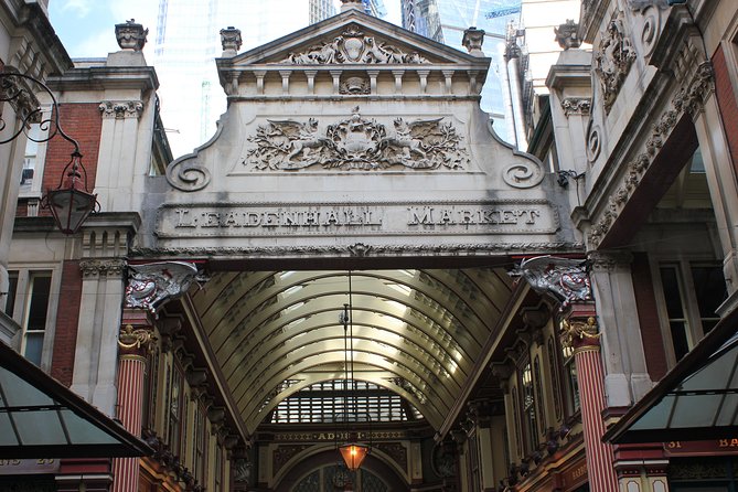 Private Sightseeing Walking Tour of The City Of London - St. Magnus the Martyr and the old bridge