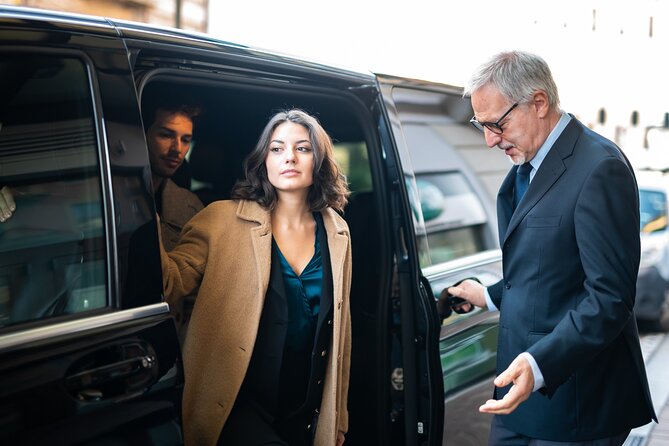 Private Taxi Transfer from Heathrow Airport to London - What the $200 group price really buys