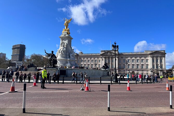 Private Tour: Best of London in a day! in Spanish. - The Tower of London area and a flexible lunch