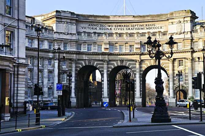Private Tour: Black Taxi Tour of London - Tower Bridge and the Tower of London