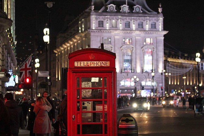 Private Tour: Experience the Christmas Magic in London - Carnaby Street and Regent Street Lights