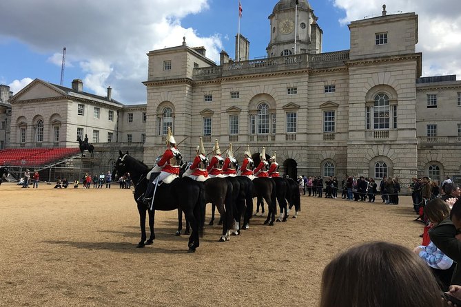 Private Tour: Highlights Tour of London - Walking or Car Tour - Tower of London: the day’s main history stop