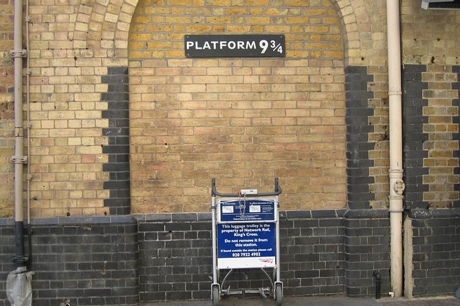 Private Tour of Harry Potter locations in London - Leaky Cauldron, Honeydukes, and the search for Diagon Alley