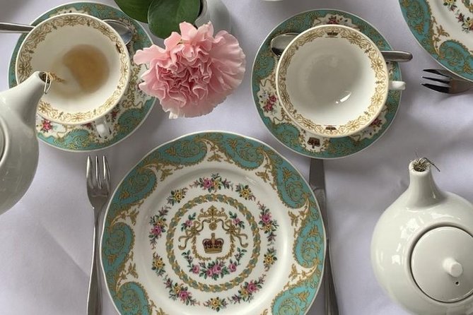 Private Tour: Royal High Tea At Kensington Palace Gardens - What the private guide adds