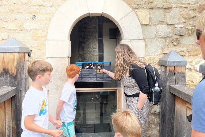 Private Tour: Tower of London with Private Guide - Seeing the Crown Jewels without losing the story