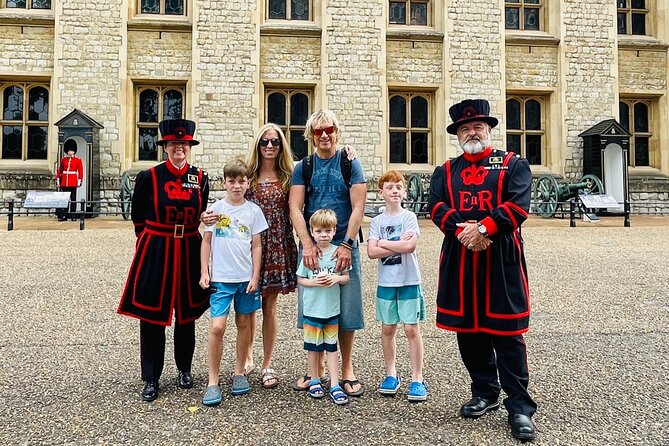Private Tour: Tower of London with Private Guide - Meeting your guide at Tower Place