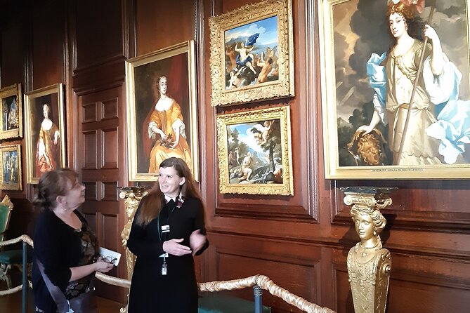 Private tour with an accredited expert guide Hampton Court Palace - The Tudor State Apartments and Henry VIII’s court