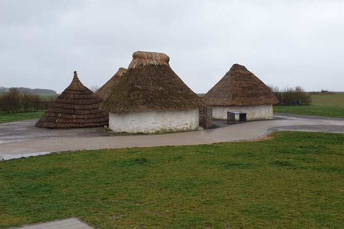 Private Tours to Stonehenge & Oxford - A country-pub lunch in Lower Woodford